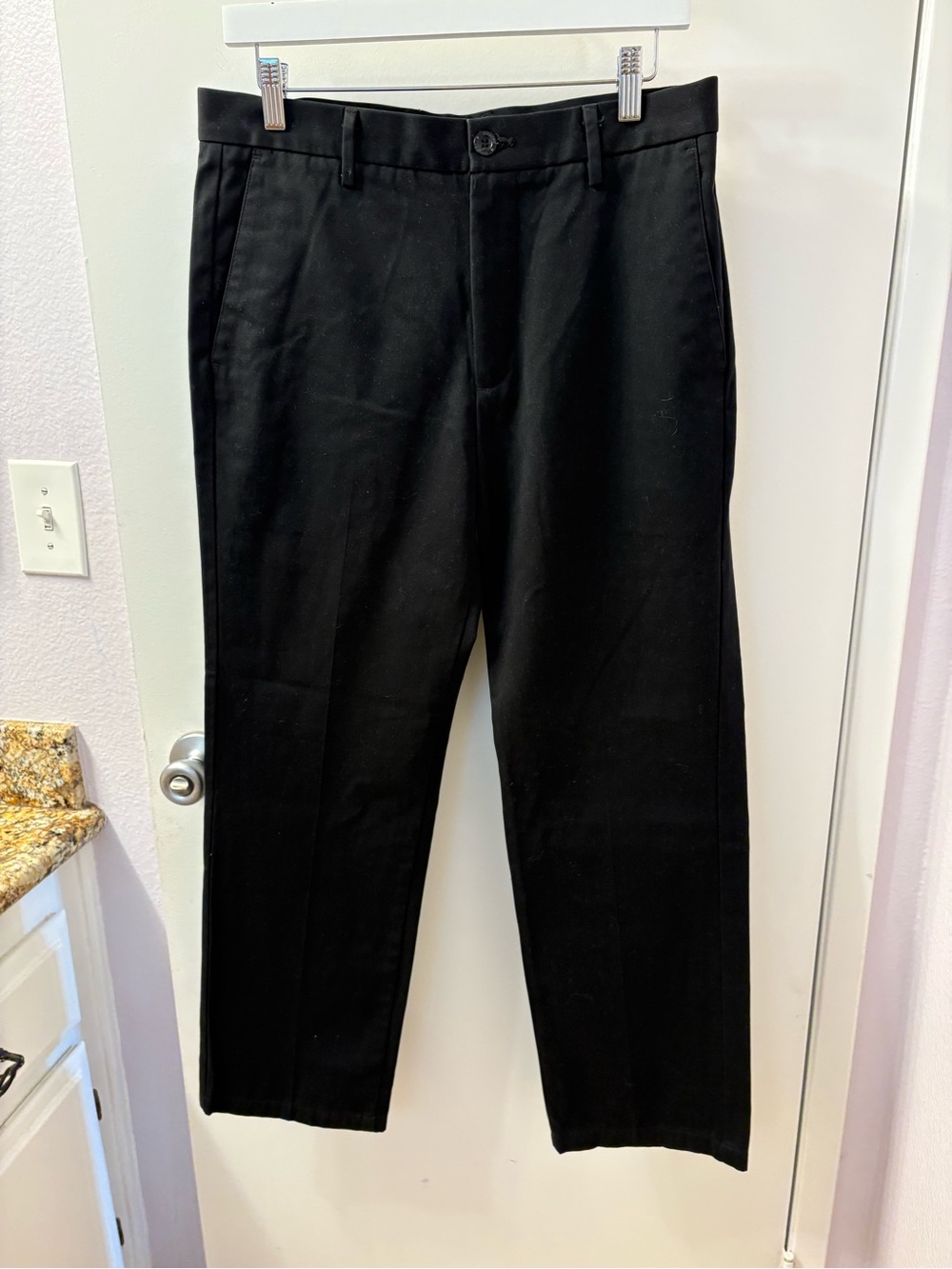 Dockers Men's Slim Fit D1 Black Flat-Front Dress Pants Size 32x30